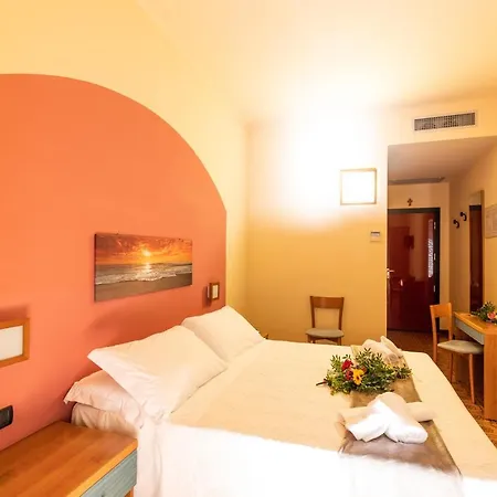 Xxv Aprile Casa Per Ferie Hotel