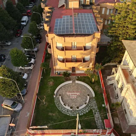 Xxv Aprile Casa Per Ferie