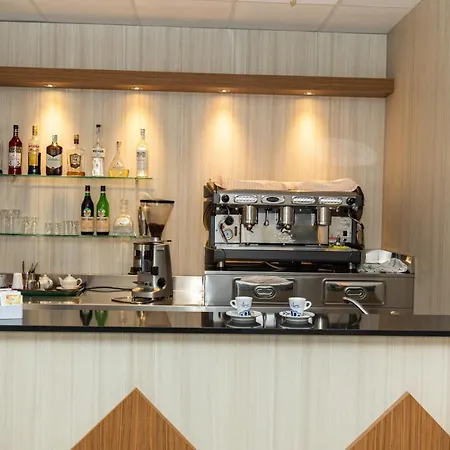 Xxv Aprile Casa Per Ferie Hotel *