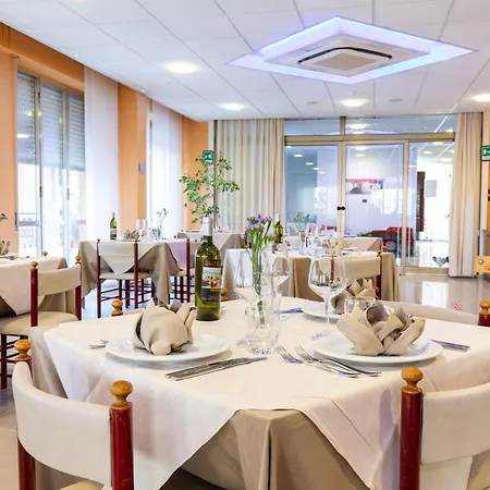 Xxv Aprile Casa Per Ferie Albenga