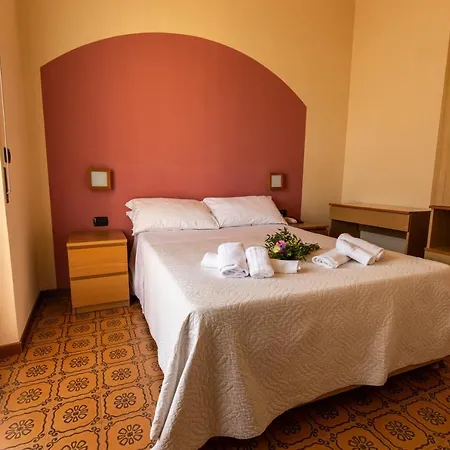 فندق Xxv Aprile Casa Per Ferie *