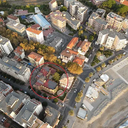 Xxv Aprile Casa Per Ferie * Albenga