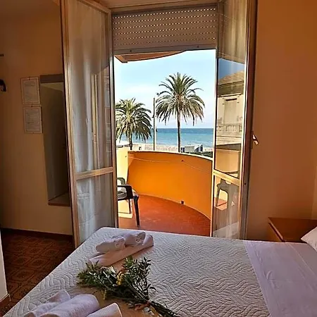 فندق Xxv Aprile Casa Per Ferie *